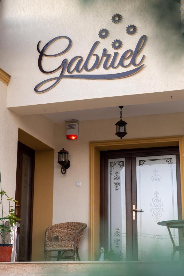 Pensiunea Gabriel Corcova Ngoại thất bức ảnh